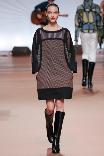 Look 14